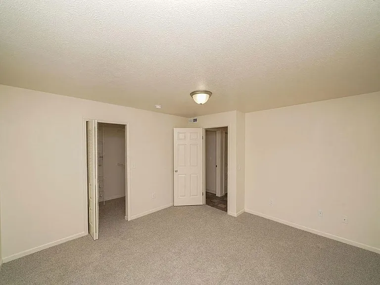 Arbor Lakes Apartments — Photo 60