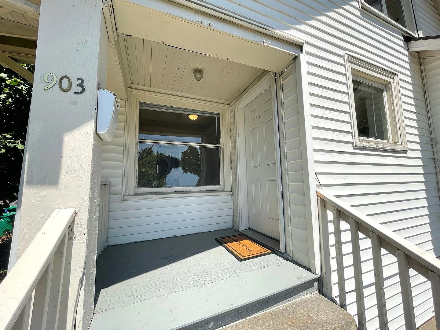 Central NE House with Basement, Hardwood Floors — Photo 2