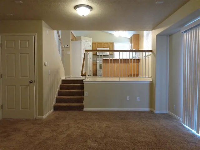 4 bed, 3.0 bath, 1844 sqft, $1,850 — Photo 4