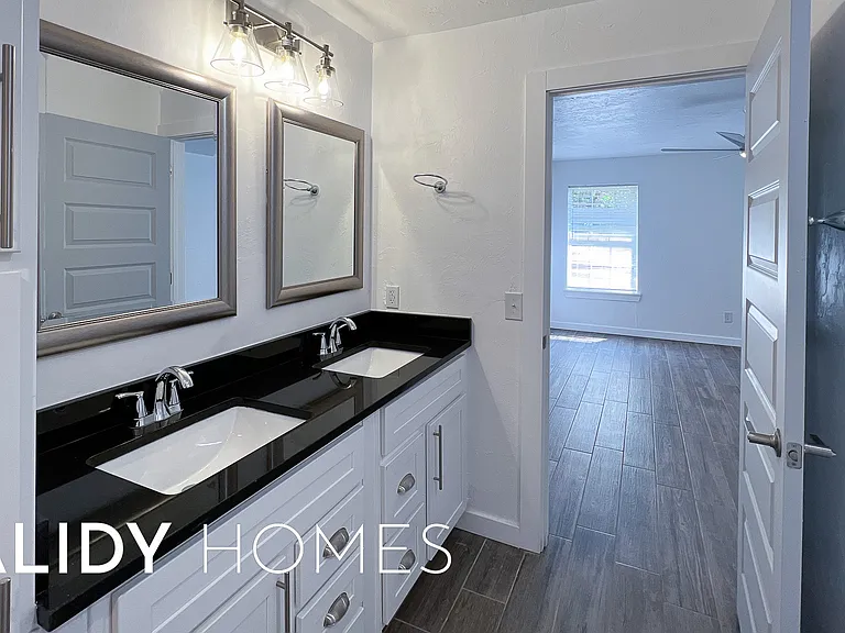 601 W Caddo St — Photo 22