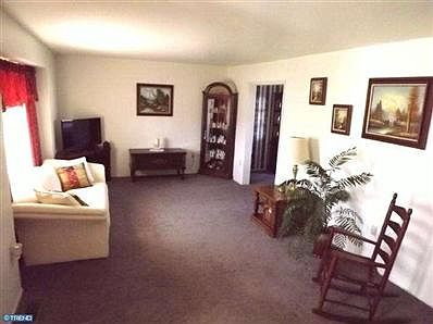 4th image of 804 Archer Pl