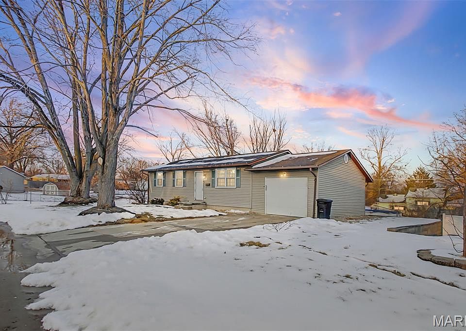 white stoneページ Aq 4709 Snow White Ter, Alton, IL 62002 | Zillow