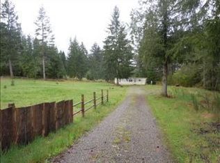 31 E Leffler Ln, Grapeview, WA 98546