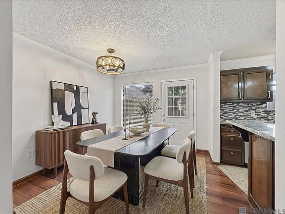 5th image of 951 Ridgepoint Ct #3-A