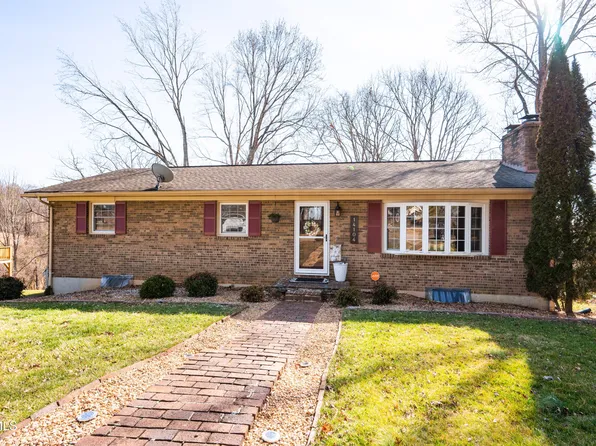 14104 Heather Dr, Bristol, VA 24202