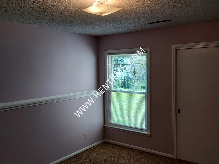 4643 SW 8th Ave — Photo 21