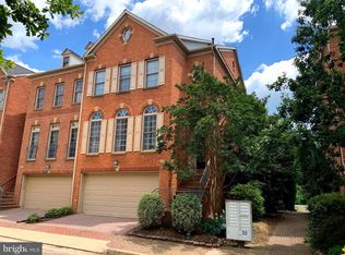 270 Murtha St, Alexandria, VA 22304