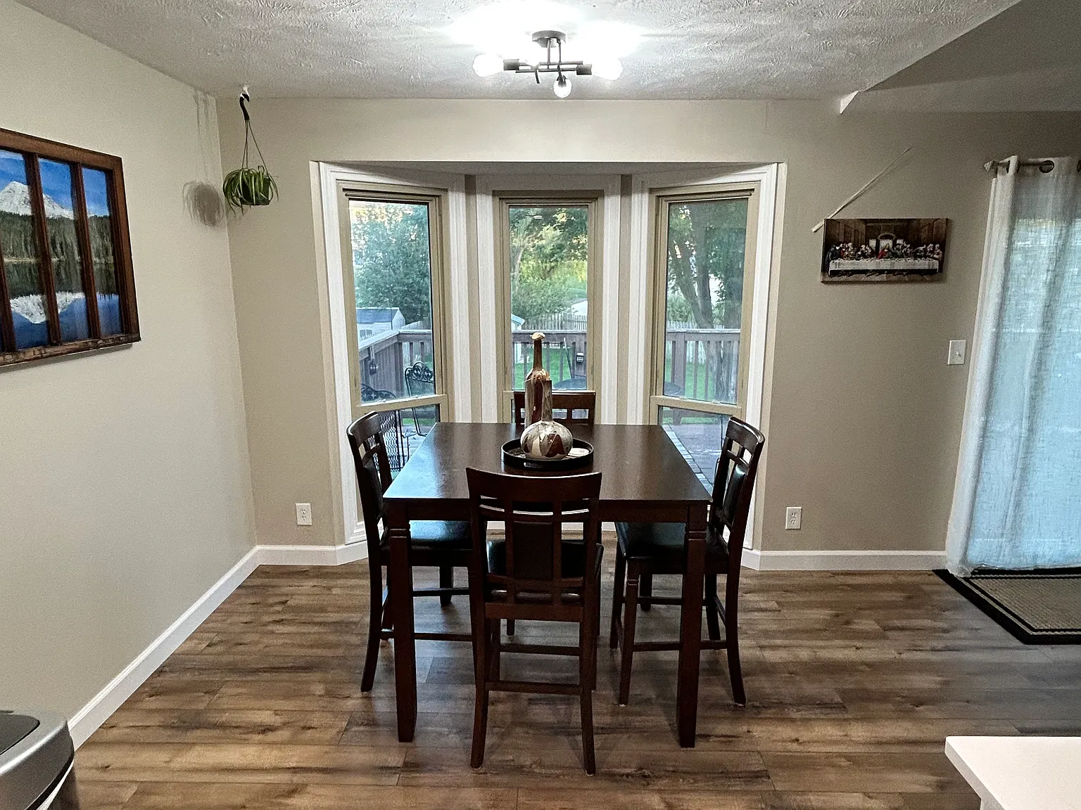 3 bed, 1170 sqft, $2,100 — Photo 4