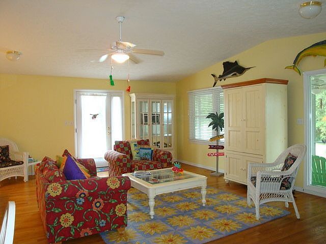 2nd image of 209 Pensacola Ave