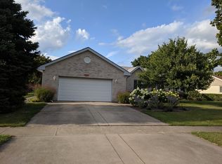 913 W Bonnie Ln, Peotone, IL 60468