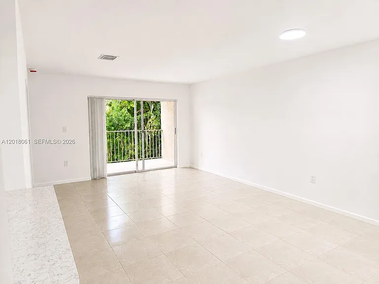 15721 SW 137th Ave #202 — Photo 4
