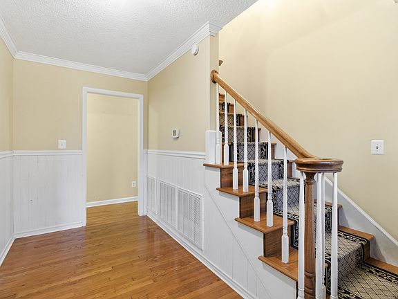 2nd image of 209 Spring Creek Rd