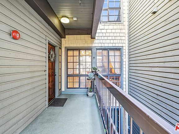 3rd image of 1313 Valley View Rd APT 213