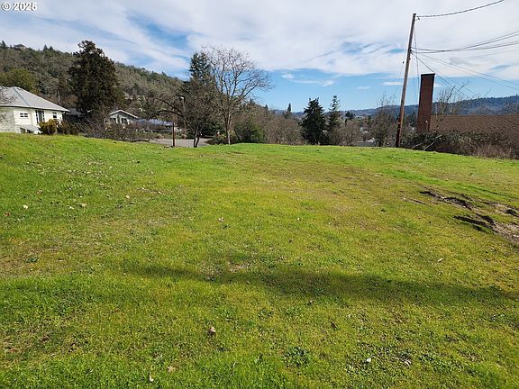 4th image of 0 NE Klamath Ave