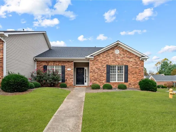 175 Stadium Oaks Dr, Clemmons, NC 27012