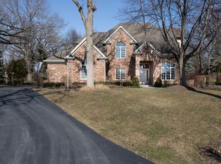9035 Edinburgh Ct, Crystal Lake, IL 60014