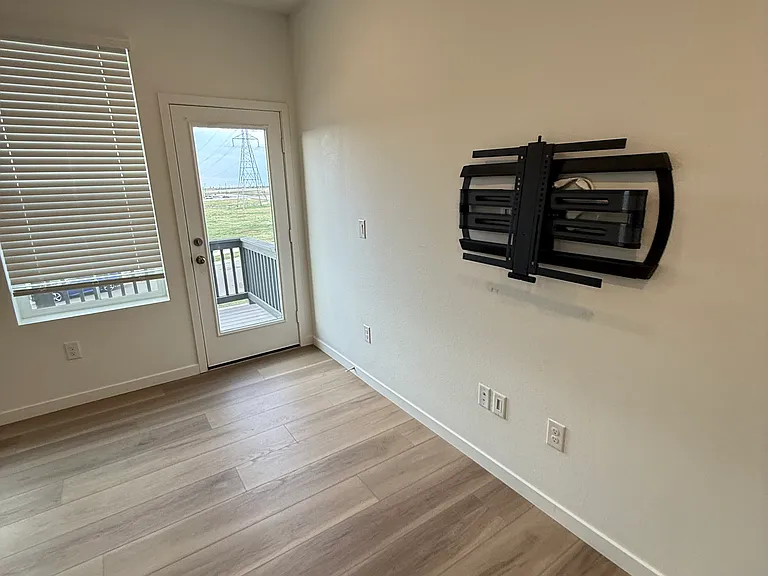 2040 S Haleyville Way — Photo 4