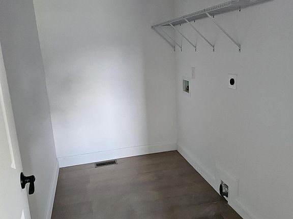 5th image of 451 Madison Cir