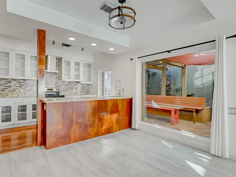 926 Heights Blvd — Photo 6