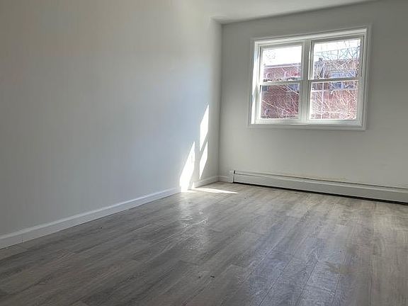 3rd image of 562 Bolton Ave #1