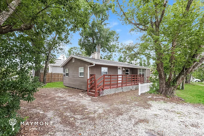 3 bed, 2.0 bath, 1064 sqft, $1,745 — Photo 3