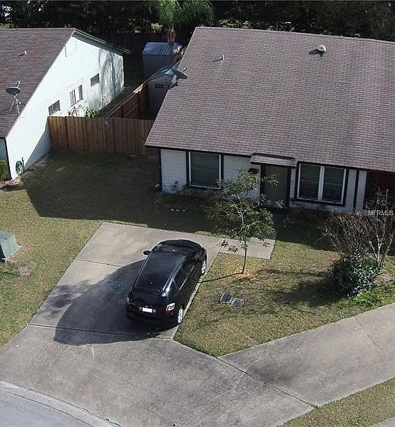 2nd image of 210 Lovell Ln