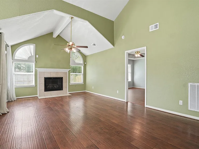 326 Wild Bird Dr — Photo 2
