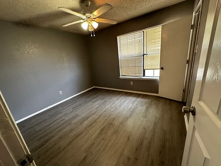 400 Allison Ln — Photo 15