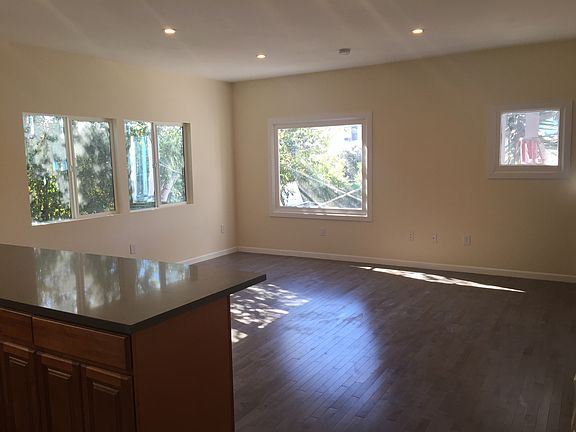 5th image of 1550 S Hobart Blvd