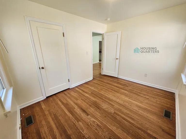 4120 W Sanson Ave — Photo 8