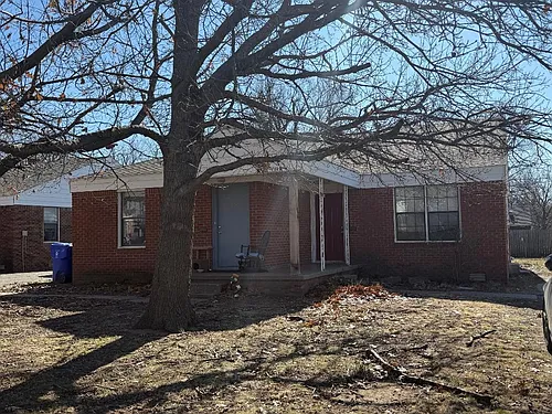 1106 Arkansas St Photo 1