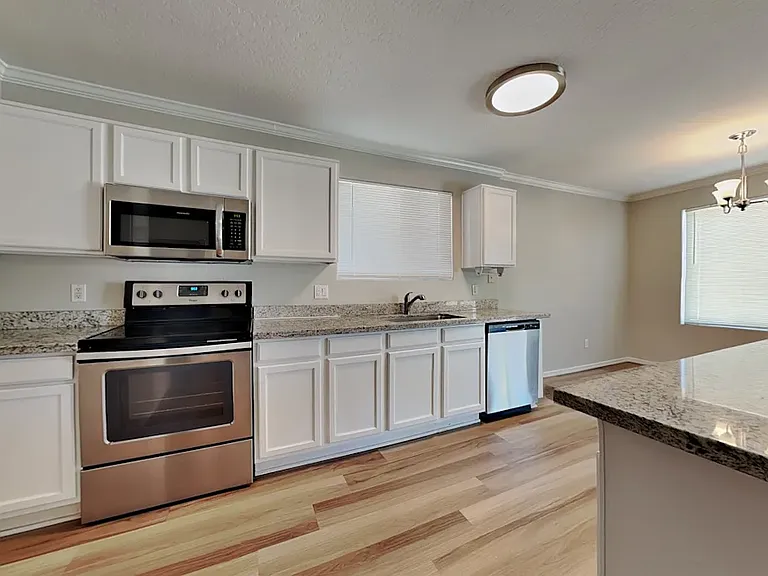 10230 W Townley Ave — Photo 14