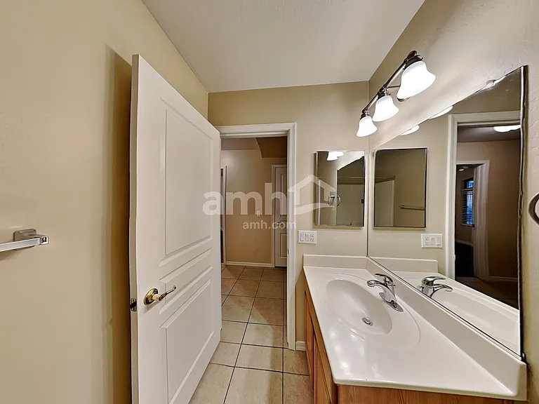 2451 S 160th Dr — Photo 20