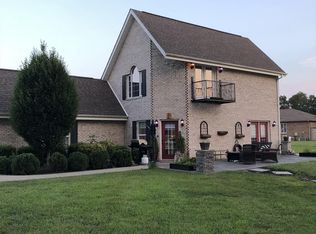 2 Tumbler Dr, Murray, KY 42071