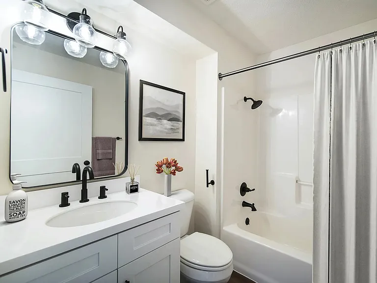 Hawthorn Suites Apartments — Photo 6