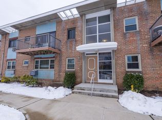 4 Rose St APT 5-E2, Oceanside, NY 11572