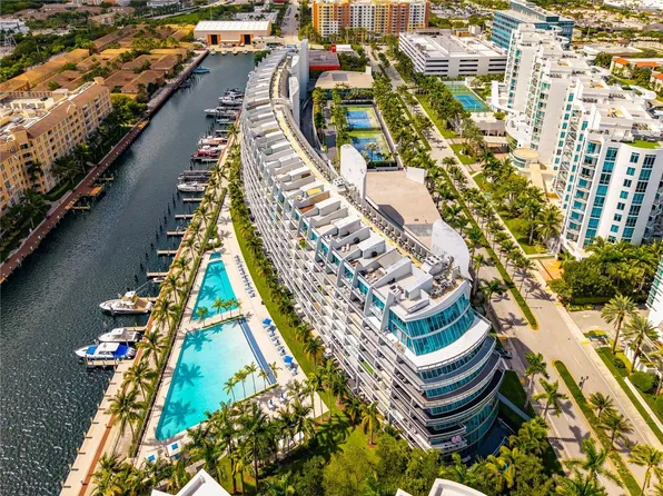 2950 NE 188th St, Miami, FL