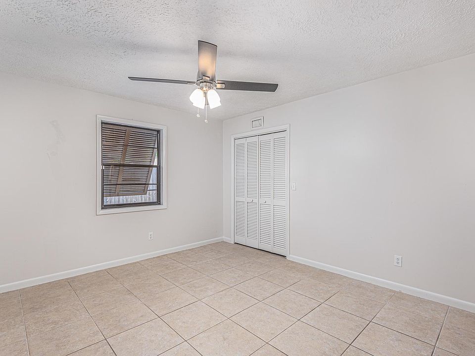 1st image of 2486 SW Waikiki St