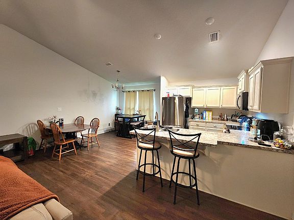 4th image of 5176 Regalo Dr