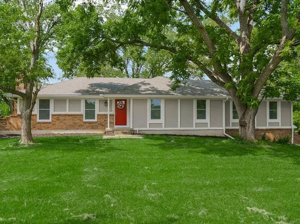 7910 E 233rd St, Peculiar, MO 64078