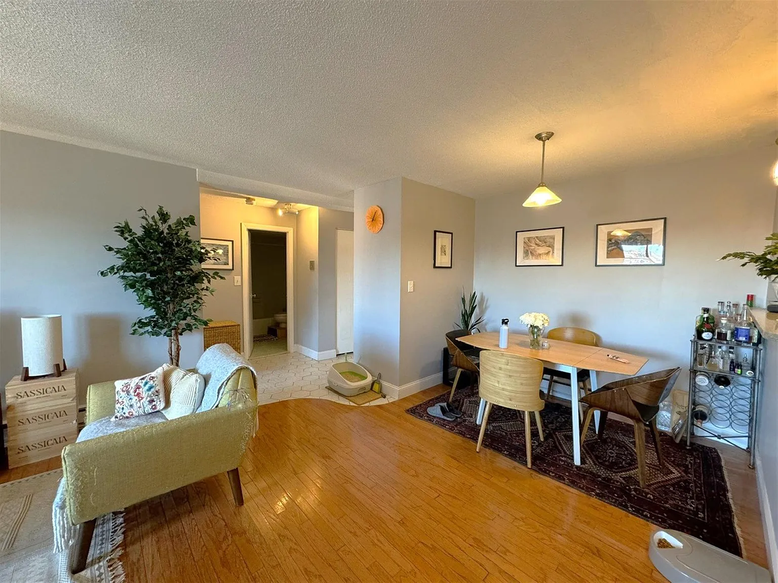 1 bed, 734 sqft, $2,450 — Photo 3