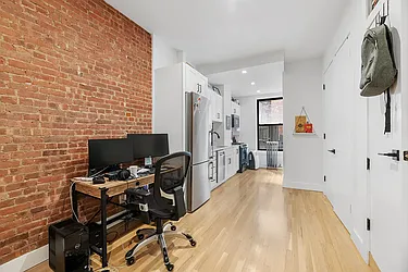 425 Amsterdam Avenue