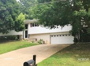 103 Cedar St, Wellston, OH 45692