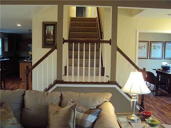 5th image of 1431 Evergreen Dr
