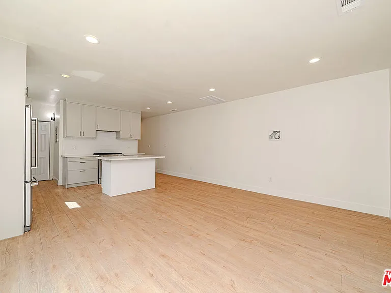 5430 Monroe St — Photo 11