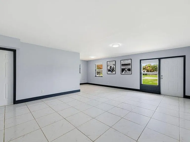 102 SE El Sito Ct — Photo 8
