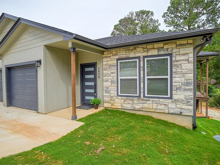 123 S Kanaio Dr #A — Photo 22