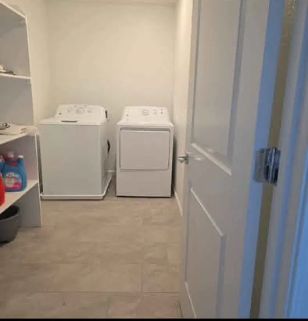 4 bed, 2403 sqft, $1,300 — Photo 1