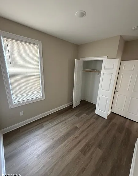 923 Kenneth Ave — Photo 3
