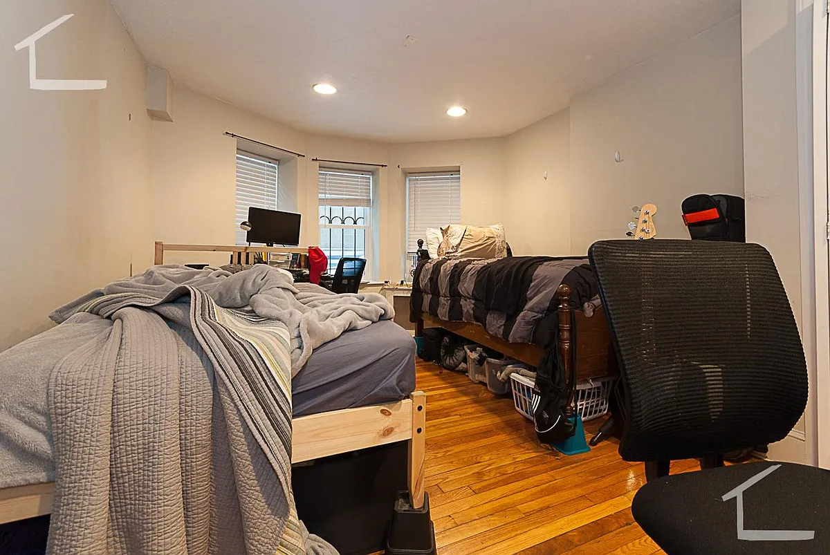 Building Photo - 45 Westland Ave #4